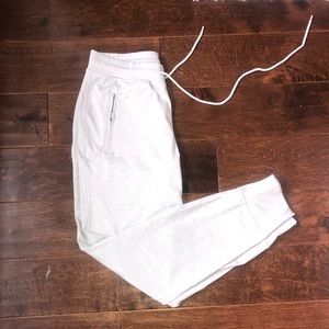 A&F Zip Pocket Women’s Joggers - Lt. Gray